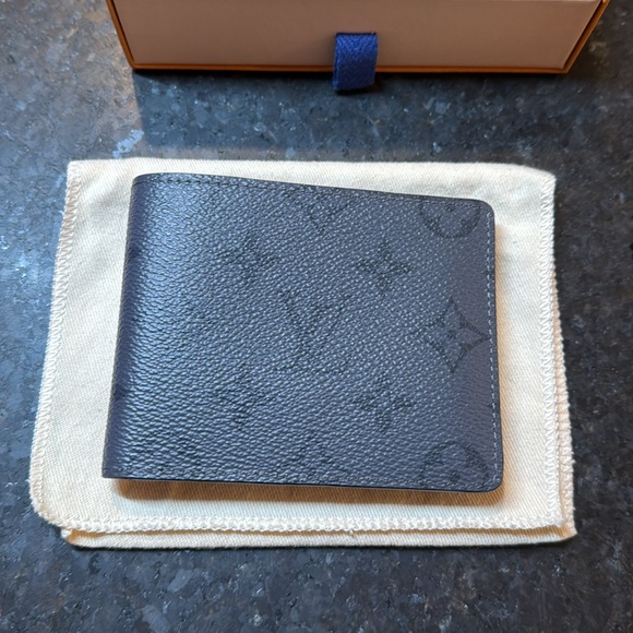 Louis Vuitton Slender Wallet 100% Authentic - Picture 5 of 17